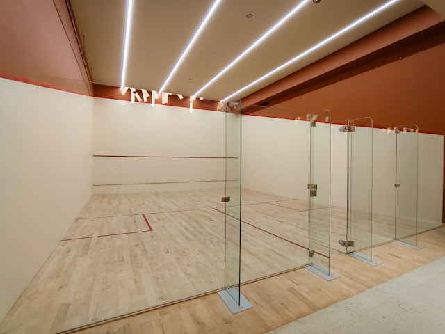 Yuk Pesan Jasa Pemasangan Partisi Kaca Kamar Mandi di Jasalemaripartisi.com 